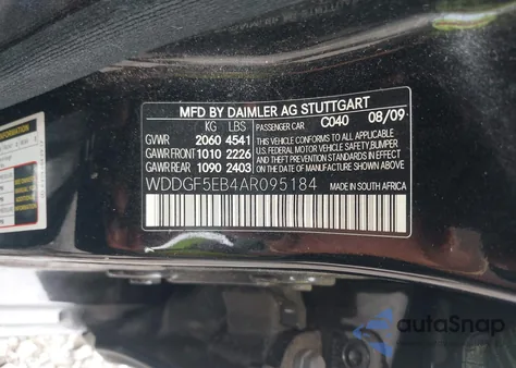 2010 Mercedes-Benz C 300 Luxury/Sport z USA, uszkodzony, nr VIN WDDGF5EB4AR095184